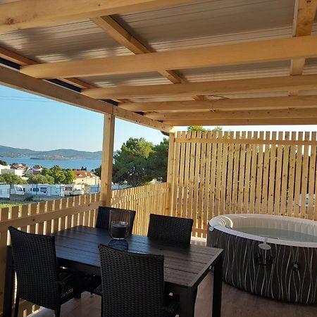 Ferienwohnung Tiny House Lily With Jacuzzi Sveti Filip i Jakov Exterior foto