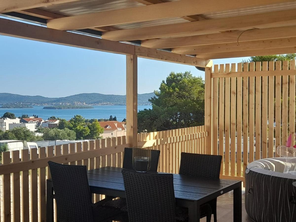 Ferienwohnung Tiny House Lily With Jacuzzi Sveti Filip i Jakov Exterior foto