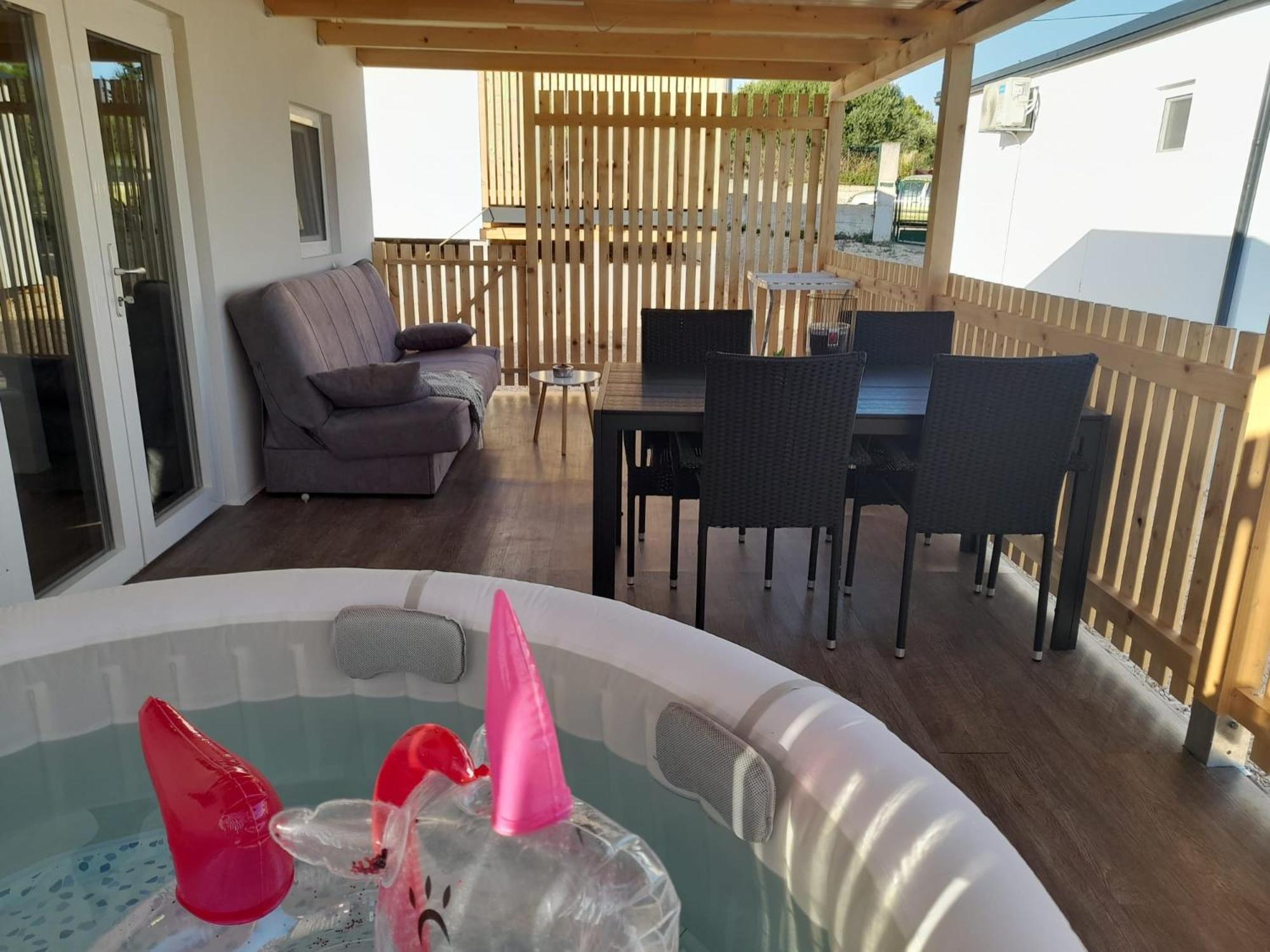 Ferienwohnung Tiny House Lily With Jacuzzi Sveti Filip i Jakov Exterior foto