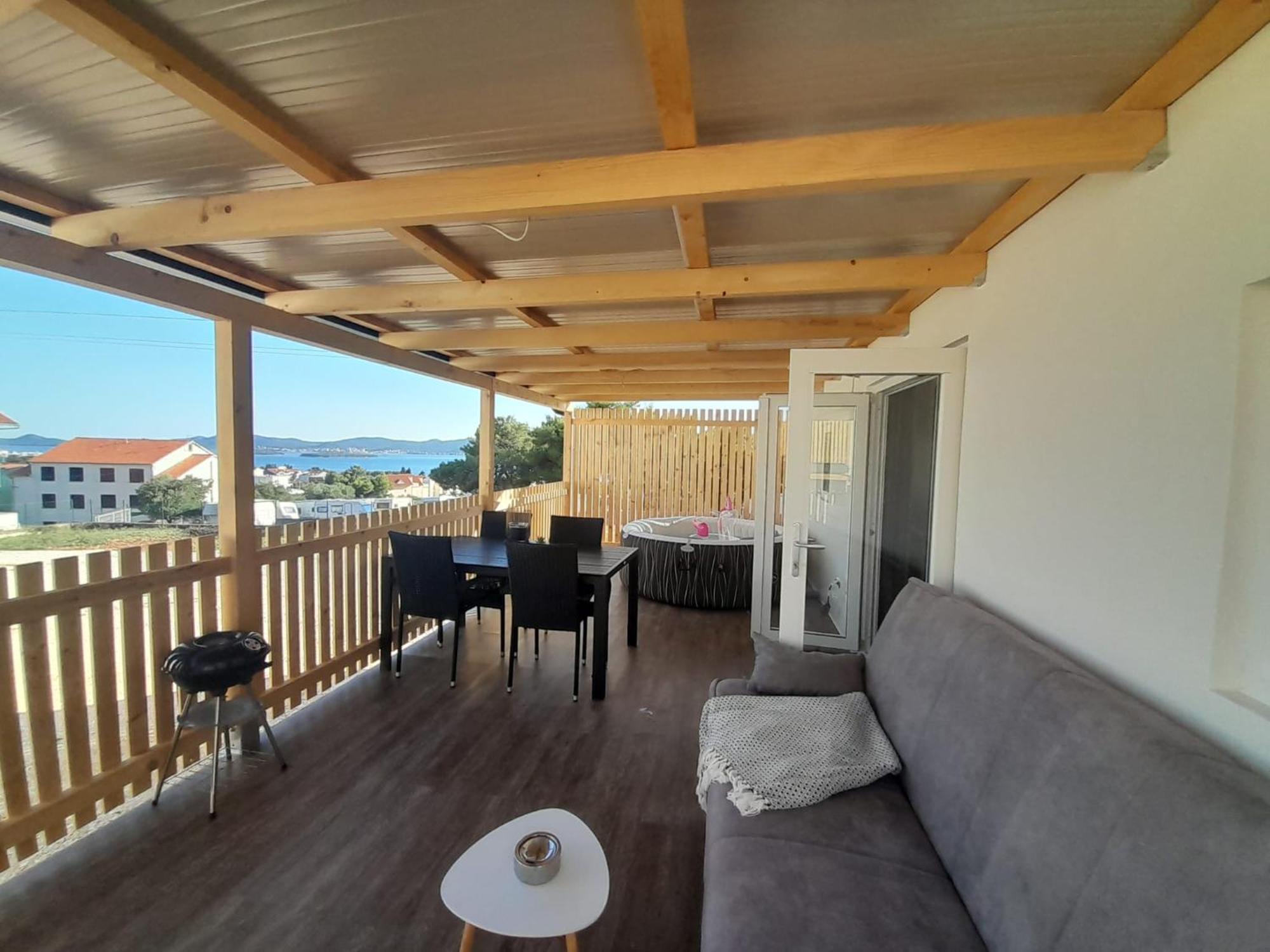 Ferienwohnung Tiny House Lily With Jacuzzi Sveti Filip i Jakov Exterior foto